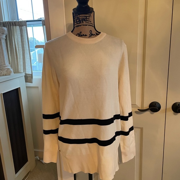 Priv Rian Lounge Set. Super soft lounge set. Material content is not listed. - Picture 5 of 14